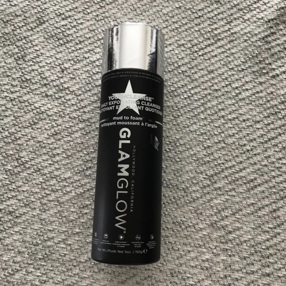 Glam glow face wash